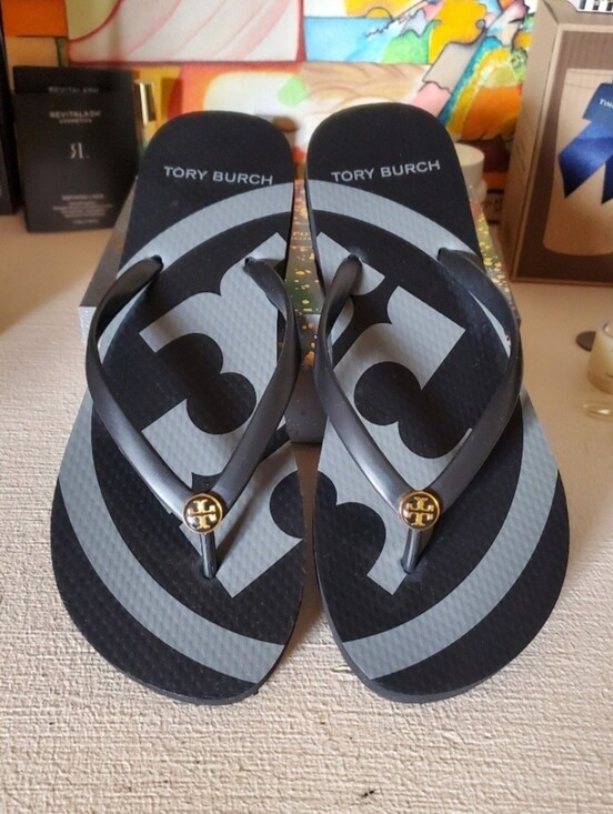 Tory Burch Shoes - Tory Burch Flip Flops 9 M Discontinued design